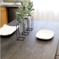 <a href="https://www.rubiomonocoat.fr/fr_fr/r/realisaties/dustin-gaines-project?id_c=2&country=fr" target="rubio" rel="noopener" class="fg-link">Oil plus 2C</a> Table et bancs en Chêne noirci par ébonisation, finition Oil plus 2C