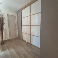 Aménagement sur mesure, placard Valchromat et portes coulissantes de style japonais Aménagement sur mesure, placard Valchromat et portes coulissantes de style japonais, Elancourt, 78 département des Yvelines